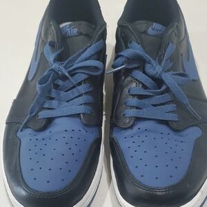 Nike Men's Black and Blue Sneakers